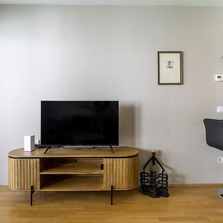 Apartment With Garden Close To Stadthalle, Westbahnhof Wien Exterior foto