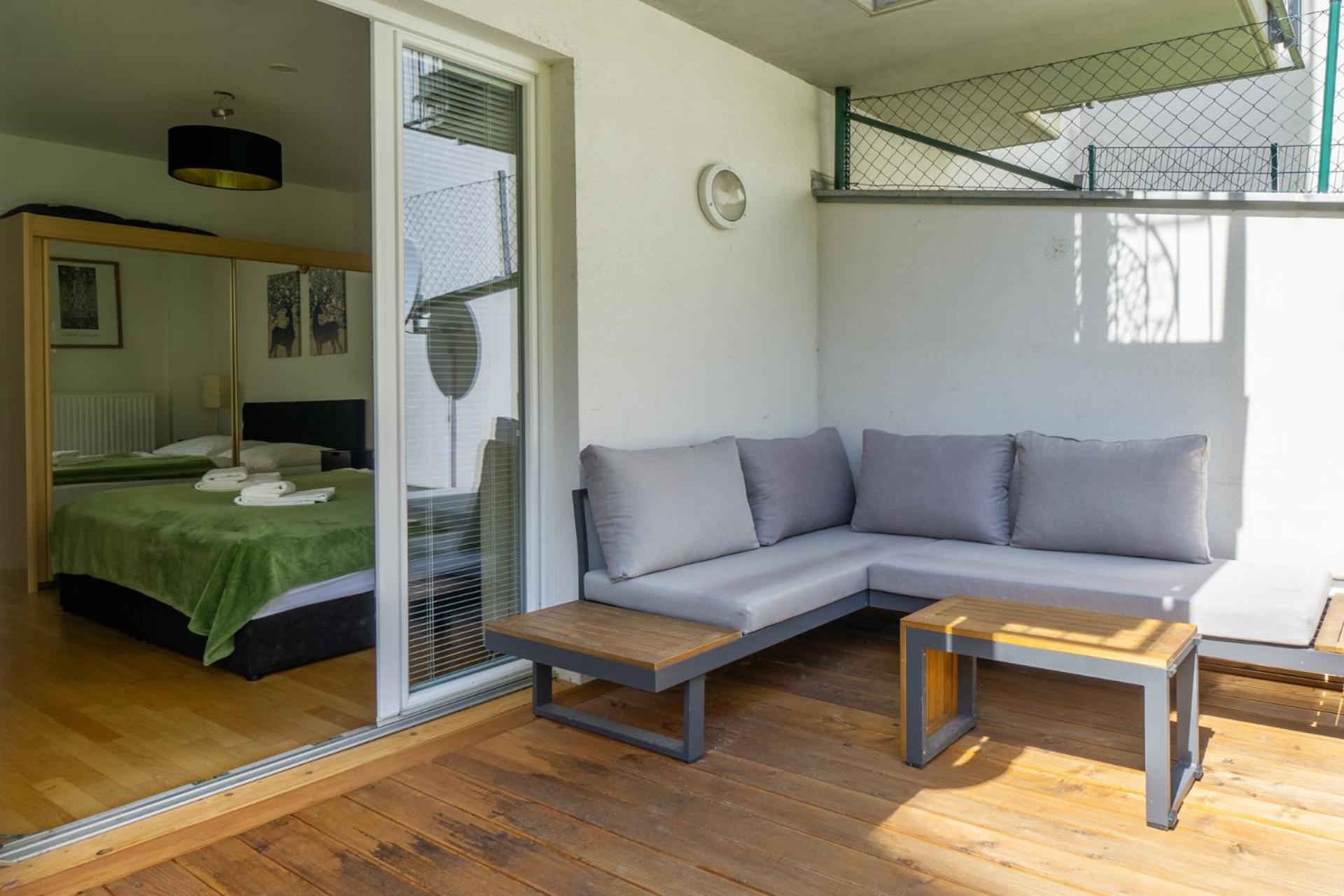 Apartment With Garden Close To Stadthalle, Westbahnhof Wien Exterior foto